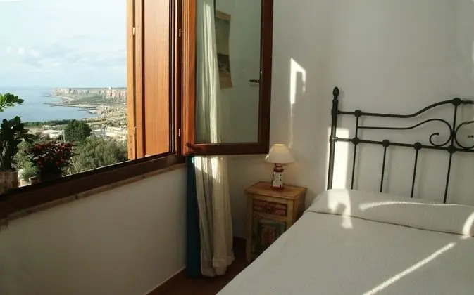 Tek Büyük veya İki Ayrı Yataklı Oda, Deniz Manzaralı