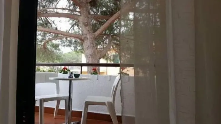 Tek Büyük veya İki Ayrı Yataklı Oda, Balkon