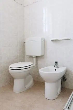 Economy Tek Büyük Yataklı Oda, Ortak Banyo