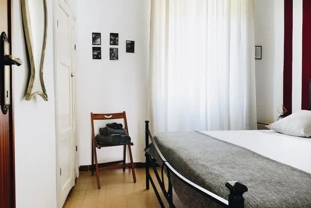 Tek Büyük Yataklı Oda, Ortak Banyo, Kısmi Deniz Manzaralı