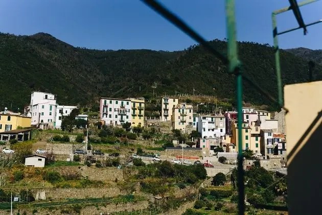 Tek Büyük Yataklı Oda, Ortak Banyo, Kısmi Deniz Manzaralı