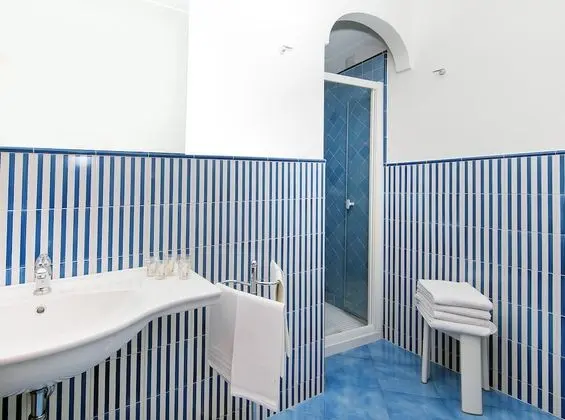 Dört Kişilik Oda, Deniz Manzaralı (no balcony)