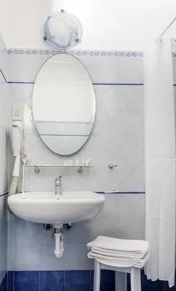 Standard Dört Kişilik Oda (no balcony)
