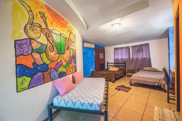 Standard Dört Kişilik Oda, 1 Yatak Odası, Ortak Banyo, Bahçe Manzaralı