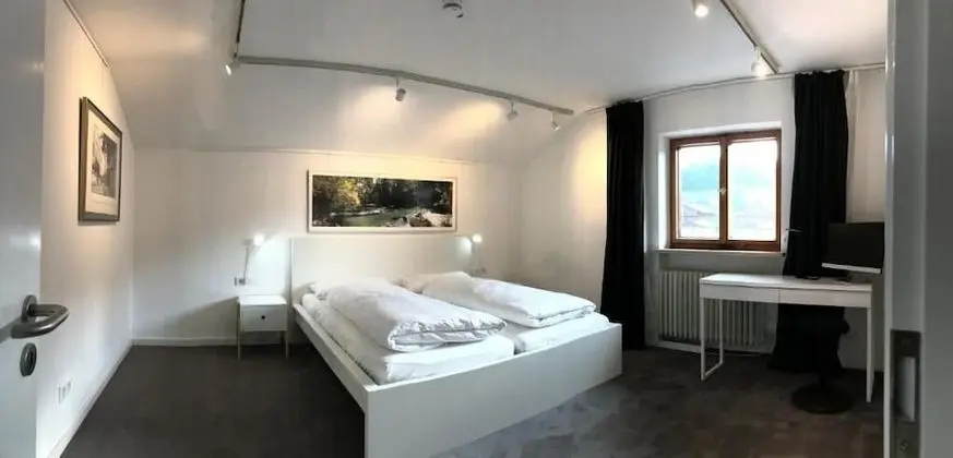 Ev (incl. 150€ cleaning fee)