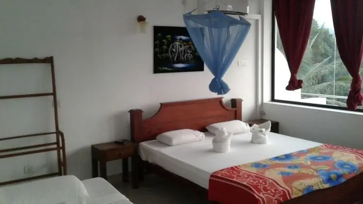 Deluxe Üç Kişilik Oda