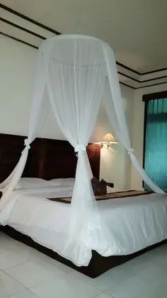 Tek Büyük veya İki Ayrı Yataklı Oda, Avlu Manzaralı