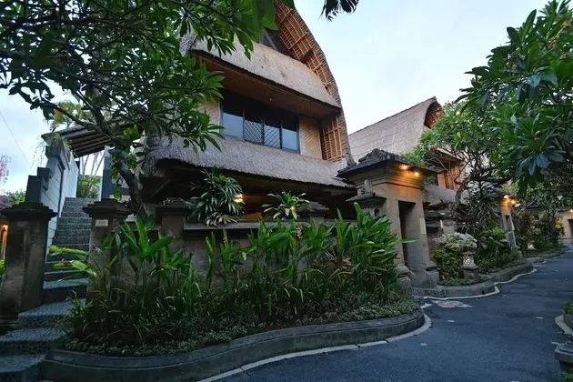 Villa (Downstairs Villa)