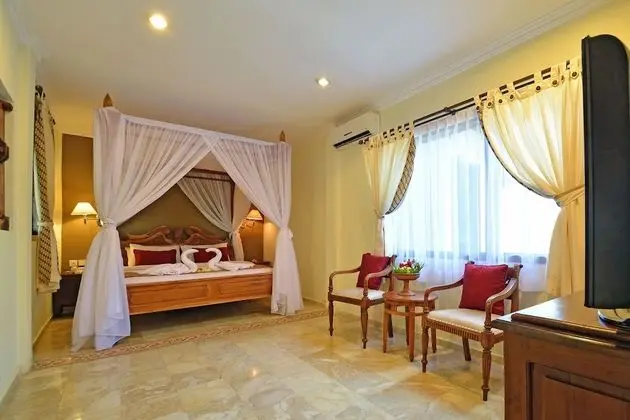 Villa (Downstairs Villa)