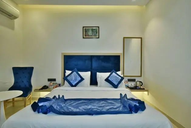 Luxury Oda