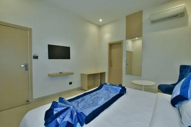 Luxury Oda