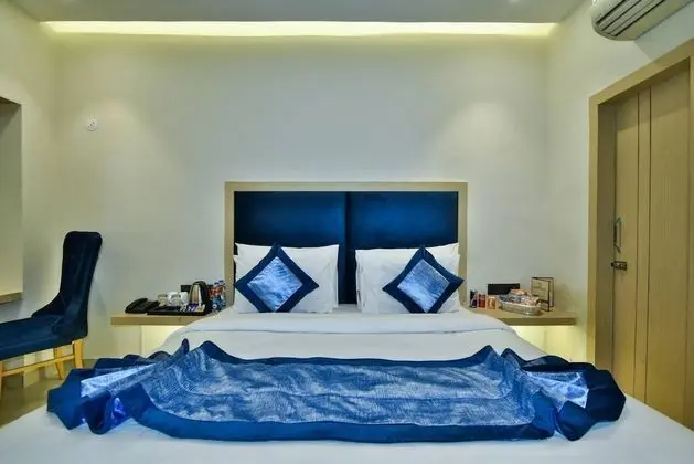 Luxury Oda