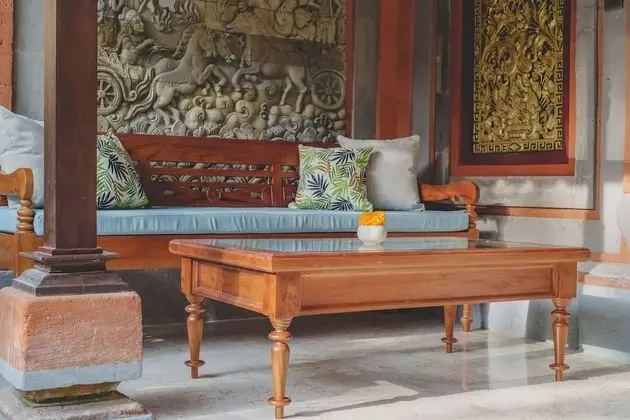Saraswati Royal
