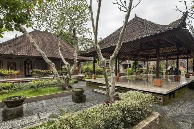 Saraswati Royal