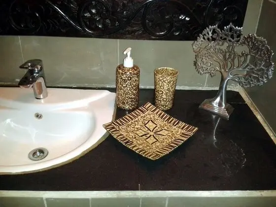 Tek Büyük Yataklı Oda, 1 Büyük (Queen) Boy Yatak, Bahçe Manzaralı (Hot Water)