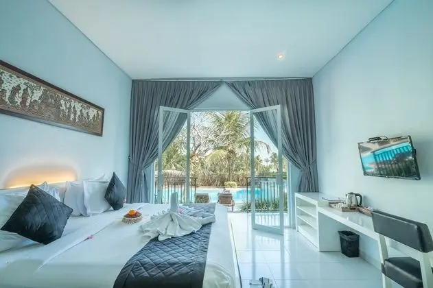 Deluxe Tek Büyük Yataklı Oda, 1 Yatak Odası, Havuz Manzaralı, Havuz Kenarı