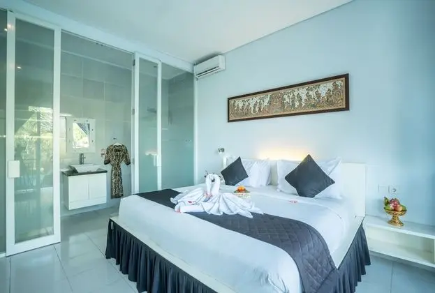 Deluxe Tek Büyük Yataklı Oda, 1 Yatak Odası, Havuz Manzaralı, Havuz Kenarı