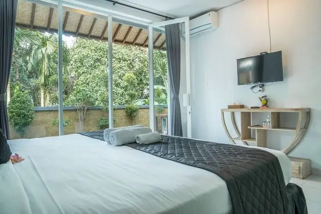 Deluxe Tek Büyük Yataklı Oda, 3 Yatak Odası, Balkon, Bahçe Manzaralı