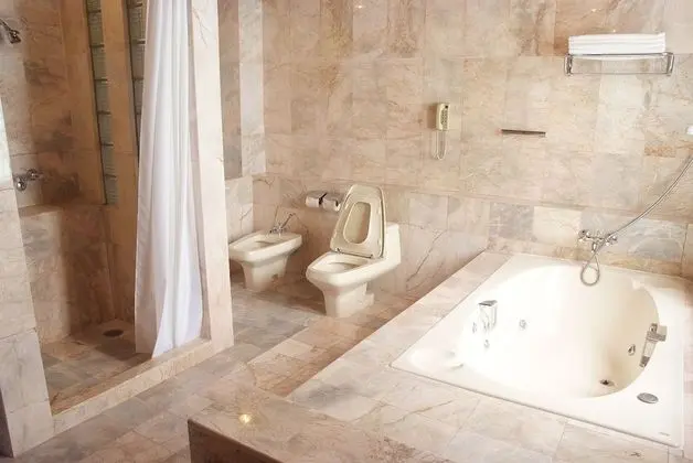 Deluxe Suite Double