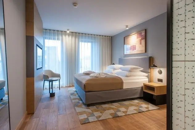 Deluxe Tek Büyük Yataklı Oda