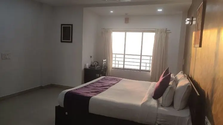 Luxury Tek Büyük Yataklı Oda
