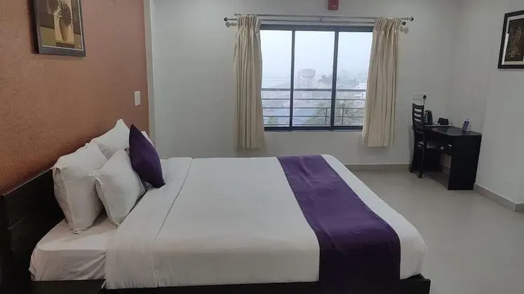 Luxury Tek Büyük Yataklı Oda
