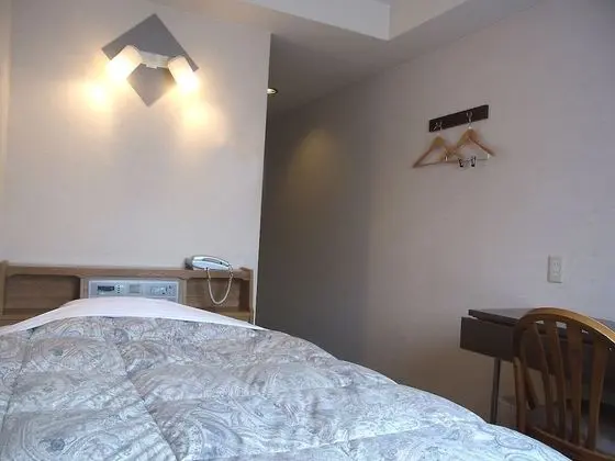 Tek Kişilik Oda, Sigara İçilebilir