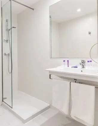 Basic Tek Büyük Yataklı Oda, Şehir Manzaralı