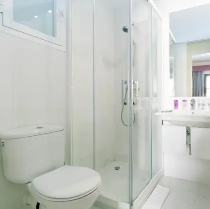 City Tek Büyük Yataklı Oda, Balkon, Şehir Manzaralı