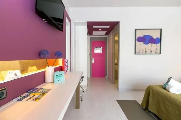 City Tek Büyük Yataklı Oda, Balkon, Şehir Manzaralı