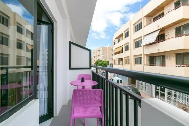 City Tek Büyük Yataklı Oda, Balkon, Şehir Manzaralı