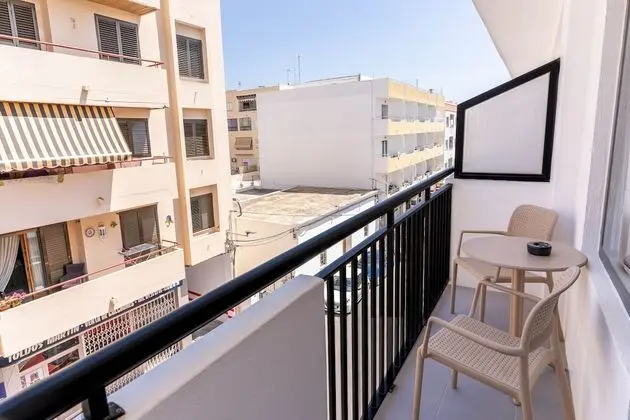 City Tek Büyük Yataklı Oda, Balkon, Şehir Manzaralı