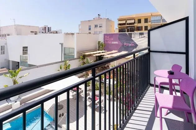 Comfort Tek Büyük Yataklı Oda, Balkon, Havuz Manzaralı