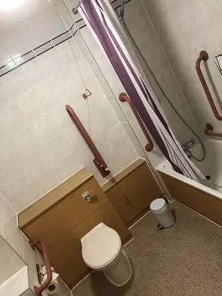 Tek Büyük Yataklı Oda, Engellilere Uygun, Sigara İçilmez