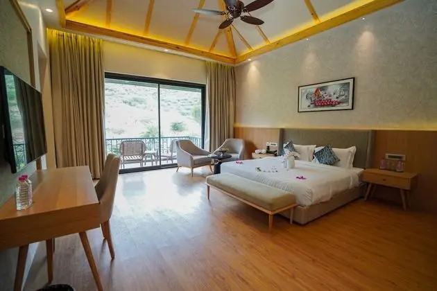 Cottage Room with Balcony