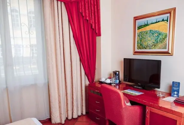 Comfort Tek Büyük veya İki Ayrı Yataklı Oda