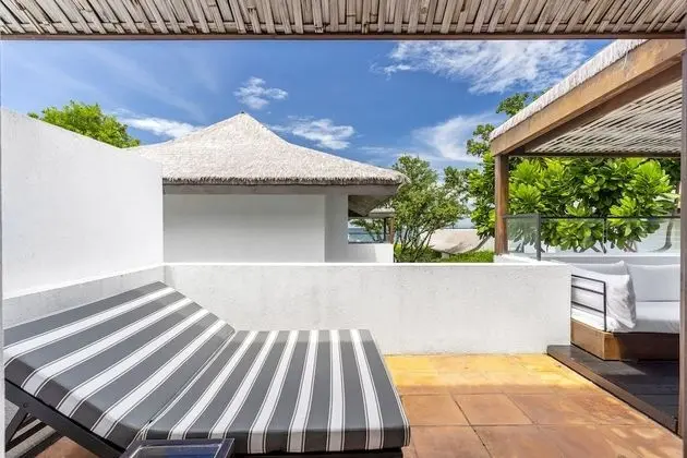 Oceanbed Jacuzzi Villa