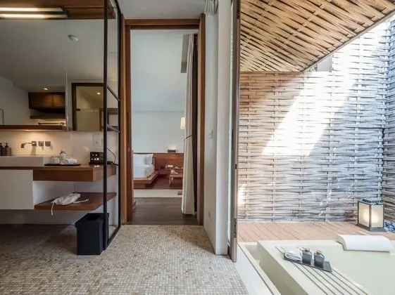 Oceanbed Jacuzzi Villa