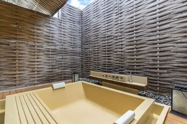 Oceanbed Jacuzzi Villa