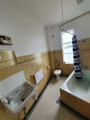 Standard Tek Büyük Yataklı Oda, 1 Büyük (Queen) Boy Yatak, Küvet, Bahçe Manzaralı