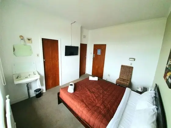 Standard Tek Büyük Yataklı Oda