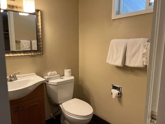 Standard Oda, 2 Büyük (Queen) Boy Yatak, Buzdolabı ve Mikrodalga