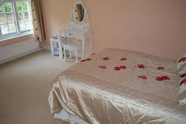 Superior Tek Büyük Yataklı Oda, 1 Çift Kişilik Yatak, Banyolu/Duşlu, Nehir Manzaralı