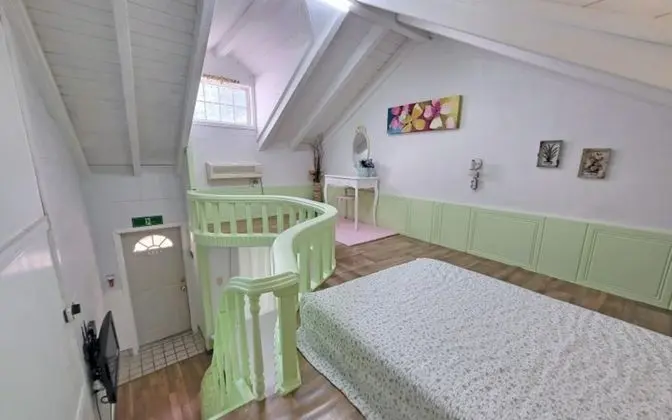 Oda (Chloe (Duplex))