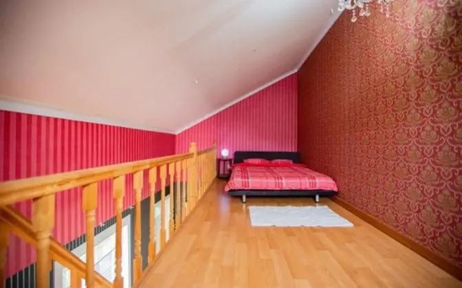 Oda (Red (duplex couple room))