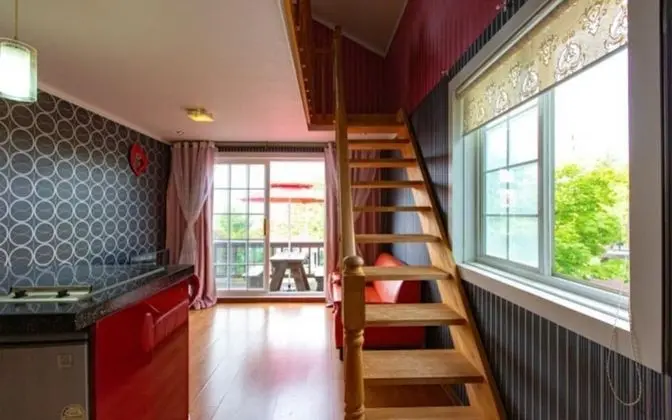 Oda (Red (duplex couple room))