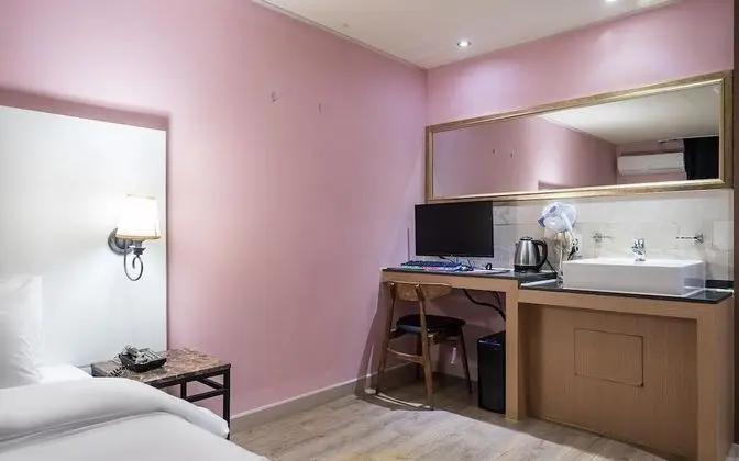 Oda (Stadanrd room ( Netflix available ces)