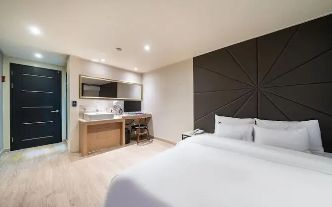 Oda (Stadanrd room ( Netflix available ces)