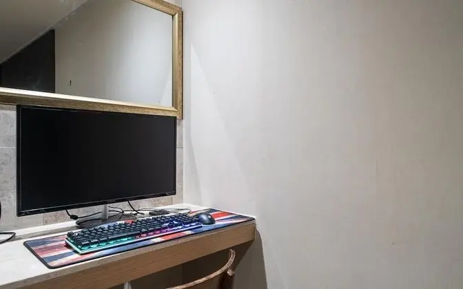 Oda (Stadanrd room ( Netflix available ces)