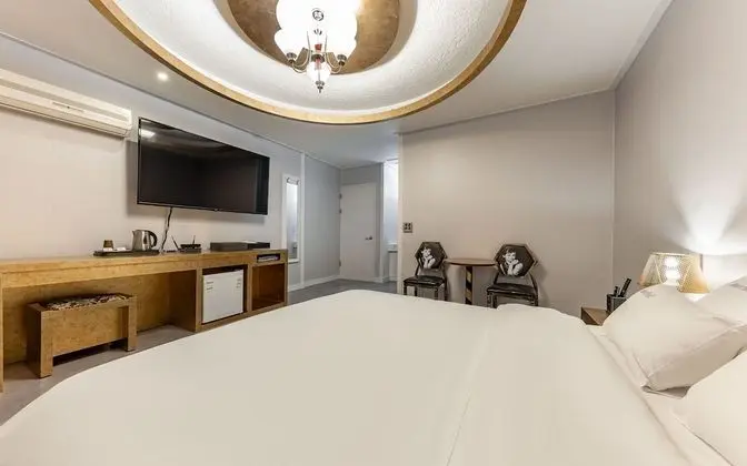 Oda (Netflix Room)